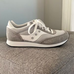 Saucony Women’s Hornet Grey Suede Athletic Running Sneakers Size 8